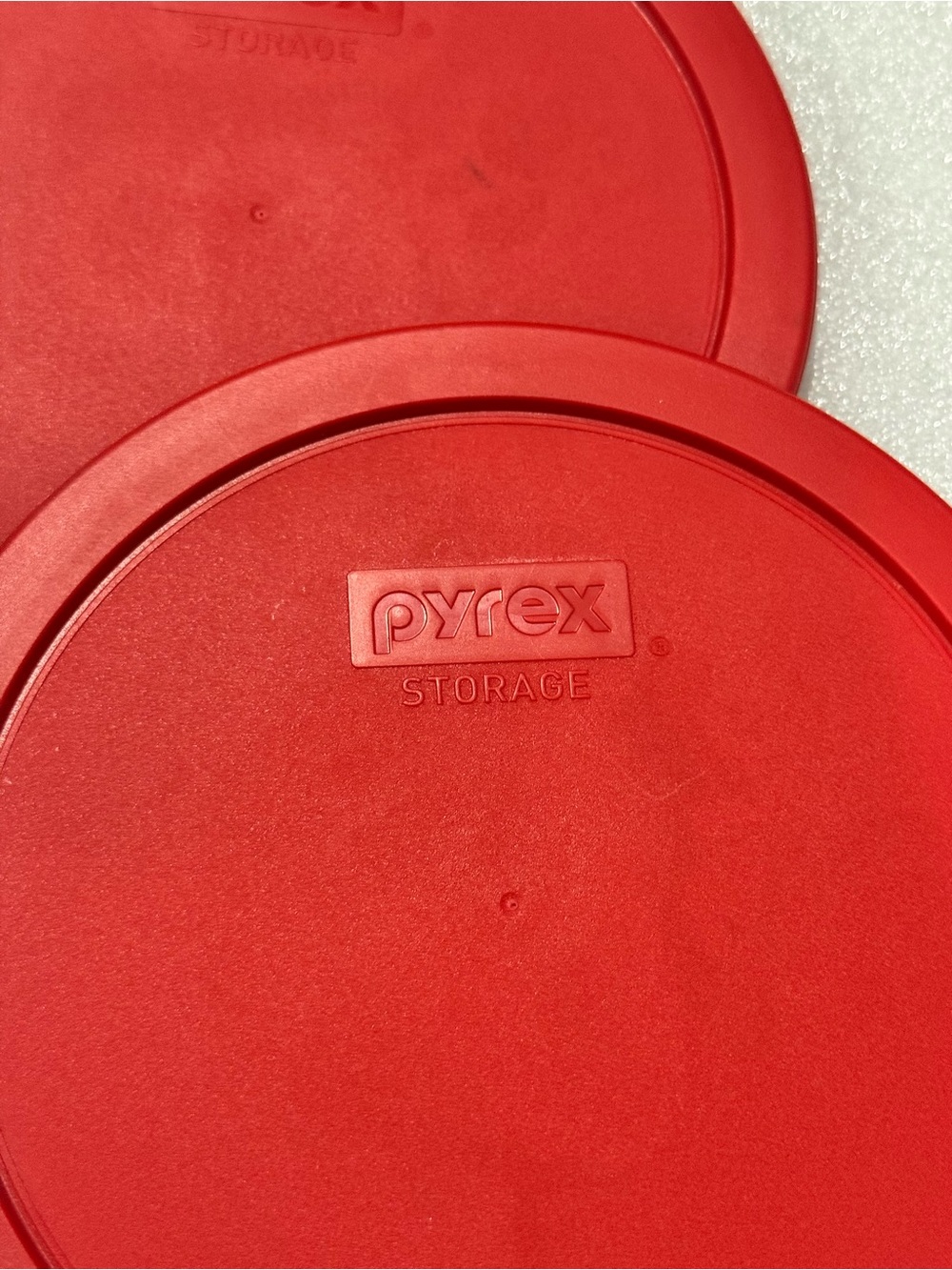 Pyrex Red Round Plastic Storage Lid - Picture 2 of 5
